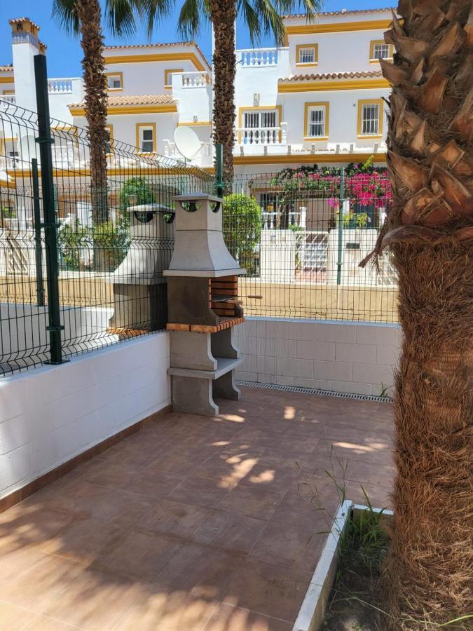 ¡Bajo Precioso Con Salida Directa A La Piscina Comunitaria En Paraiso De Vera! 外观 照片