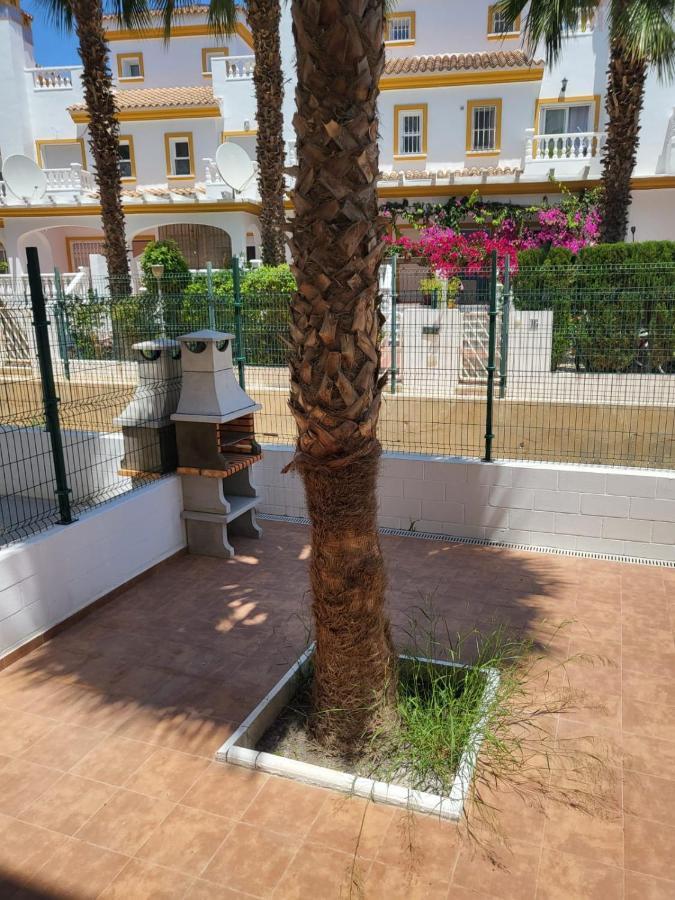 ¡Bajo Precioso Con Salida Directa A La Piscina Comunitaria En Paraiso De Vera! 外观 照片
